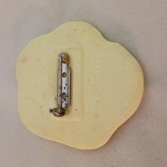 Vintage Avon Pansy Flower Brooch Pin Porcelain Yellow - Picture 5 of 6